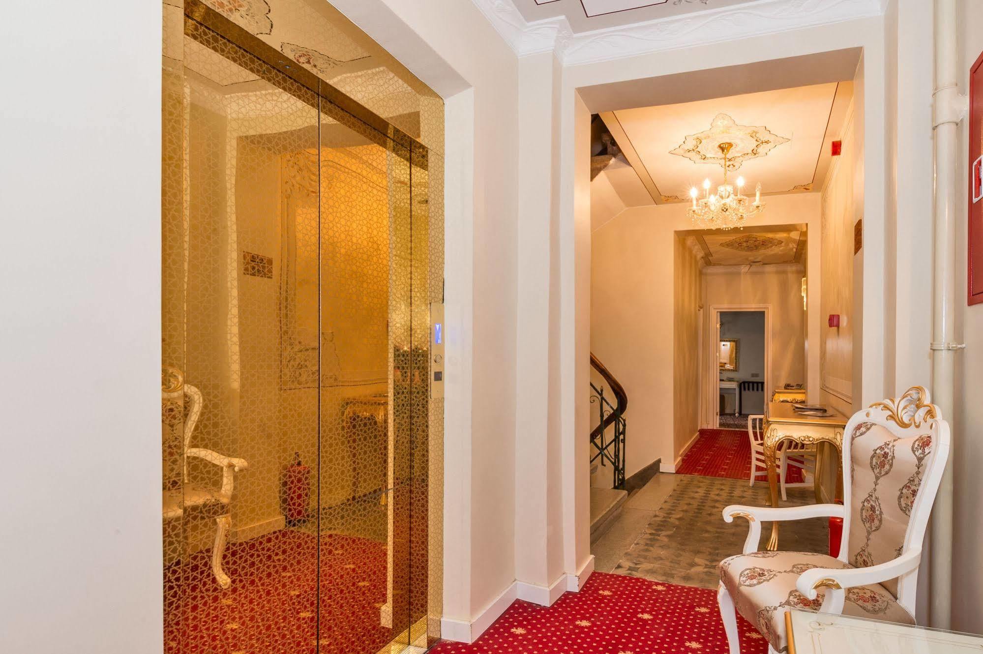 By Murat Crown Hotel Taksim 伊斯坦布尔 外观 照片